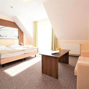 Deluxe Studio